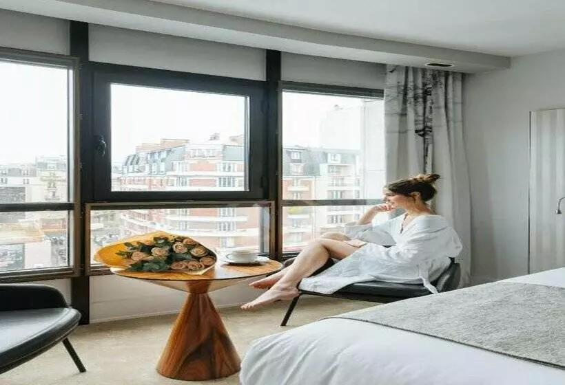 ホテル Le Parisis Paris Tour Eiffel