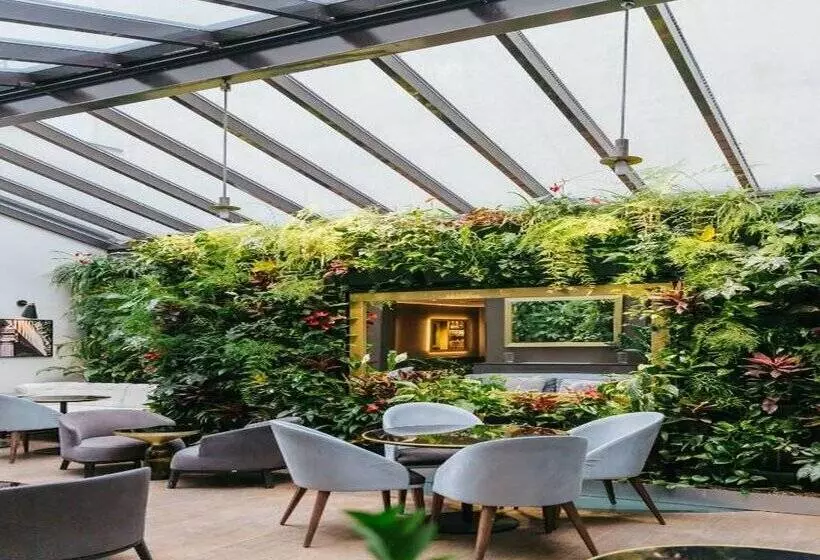 ホテル Le Parisis Paris Tour Eiffel