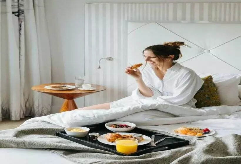 ホテル Le Parisis Paris Tour Eiffel