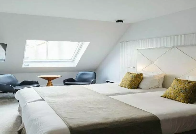 ホテル Le Parisis Paris Tour Eiffel