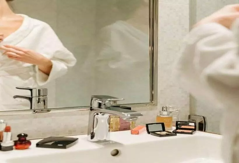 ホテル Le Parisis Paris Tour Eiffel