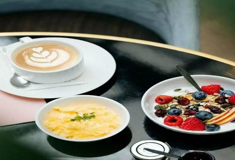 ホテル Le Parisis Paris Tour Eiffel