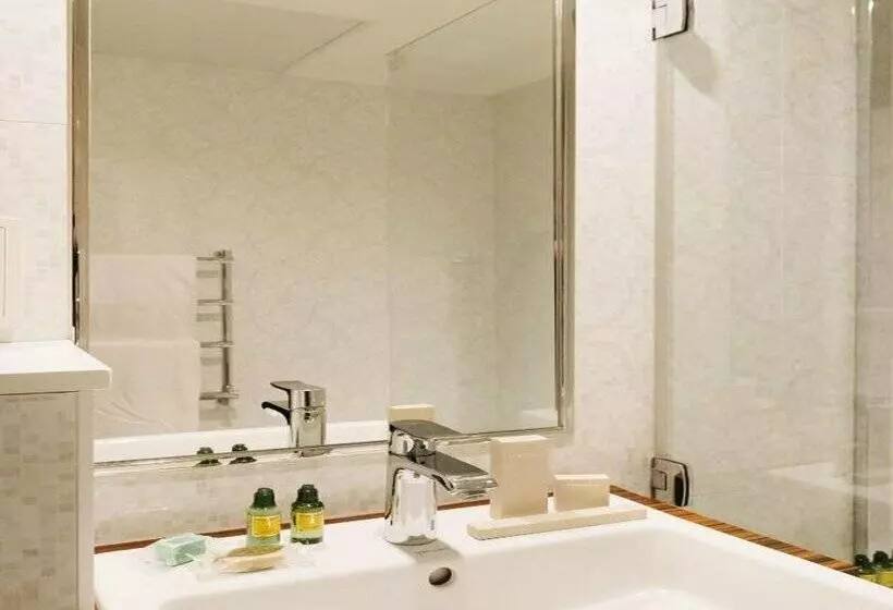 ホテル Le Parisis Paris Tour Eiffel