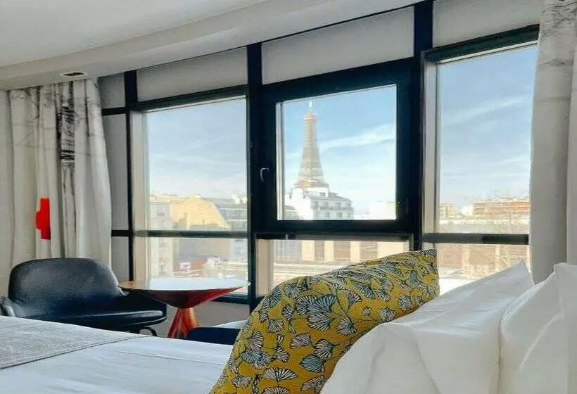 ホテル Le Parisis Paris Tour Eiffel