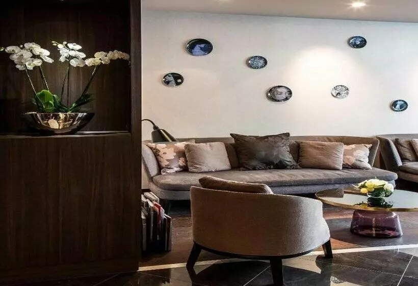 ホテル Le Parisis Paris Tour Eiffel