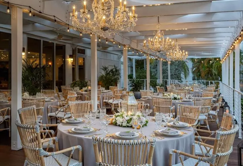 هتل Margaritaville Beach House Key West