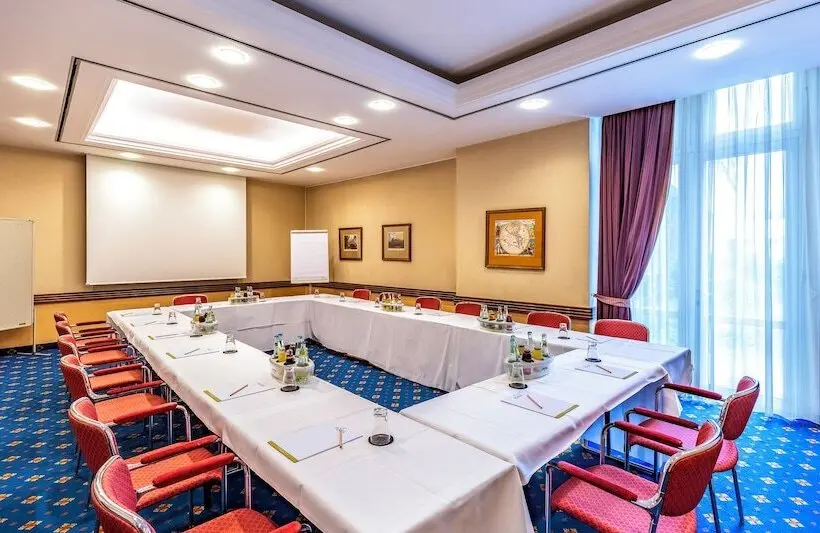 ホテル PLAZA Premium Schwerin