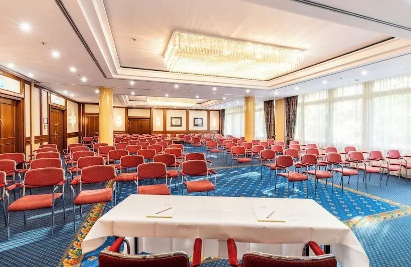 ホテル PLAZA Premium Schwerin