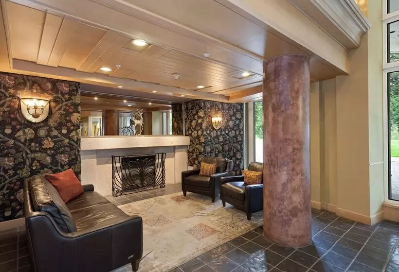 リゾートホテル Le Chamois By Whistler Premier