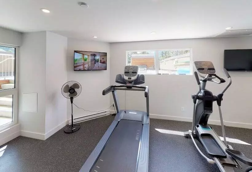 リゾートホテル Le Chamois By Whistler Premier