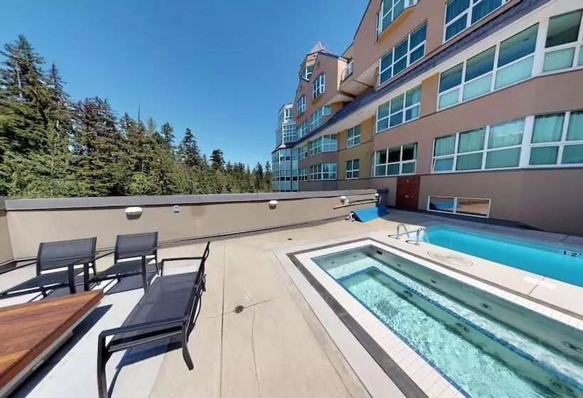 リゾートホテル Le Chamois By Whistler Premier