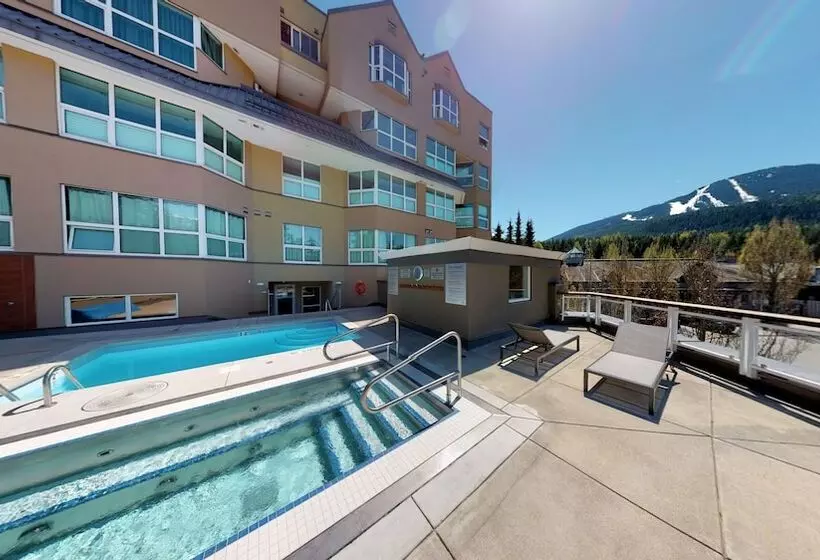 リゾートホテル Le Chamois By Whistler Premier