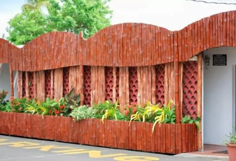 Golden Thistle Hotel