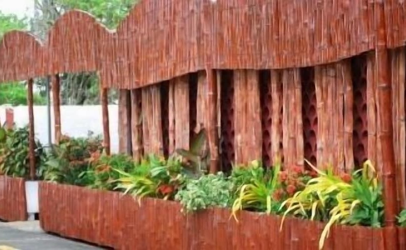 Golden Thistle Hotel