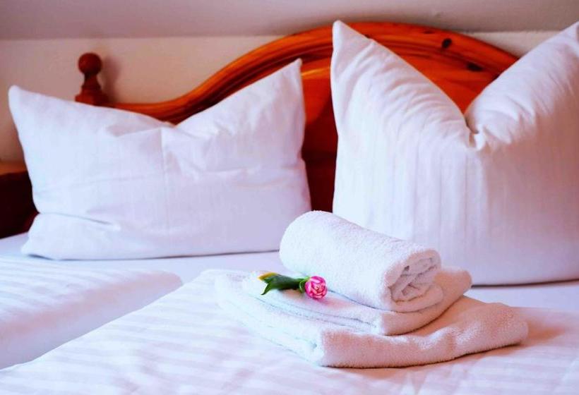 Hotelli Garni Am Fliederberg