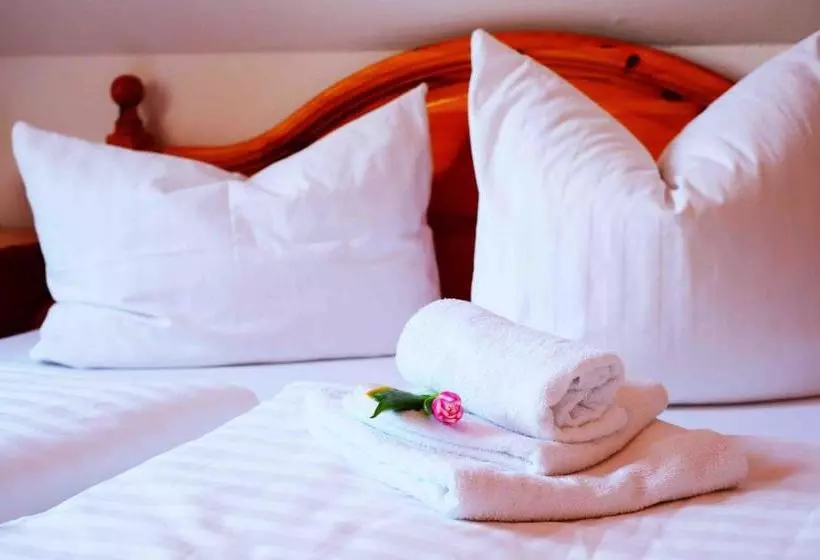 هتل Garni Am Fliederberg