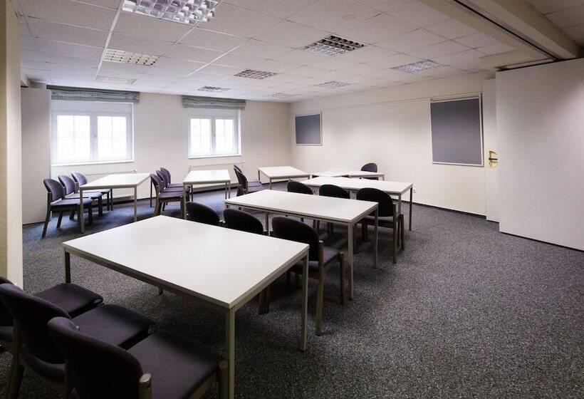 酒店 Erbprinz & Restaurant  Prinzenstube