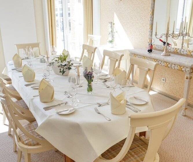 酒店 Erbprinz & Restaurant  Prinzenstube