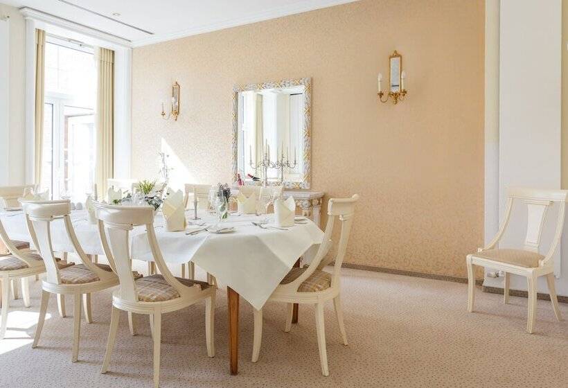 酒店 Erbprinz & Restaurant  Prinzenstube