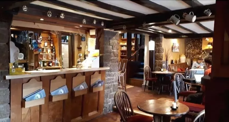 Отель The Hoops Inn & Country