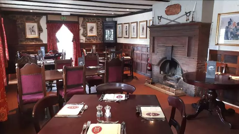 Отель The Hoops Inn & Country