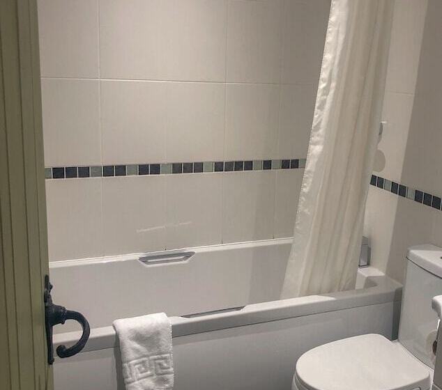 בית מלון כפרי The Hoops Inn & Country