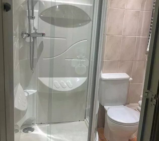 Отель The Hoops Inn & Country