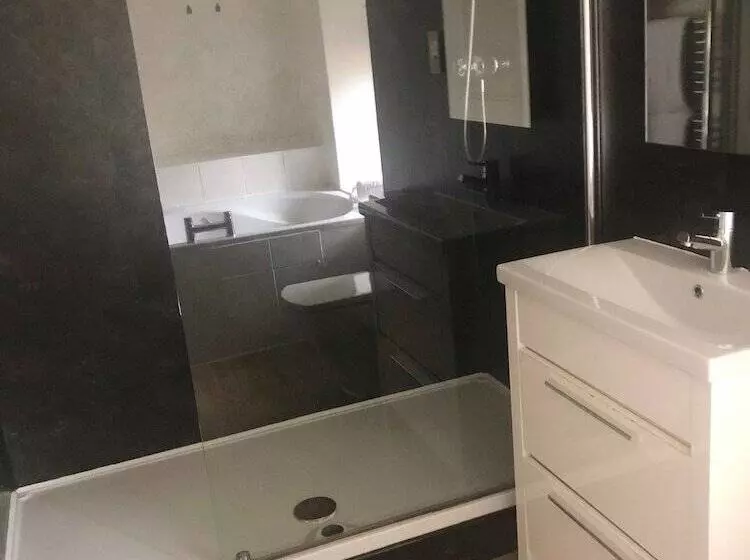 Отель The Hoops Inn & Country