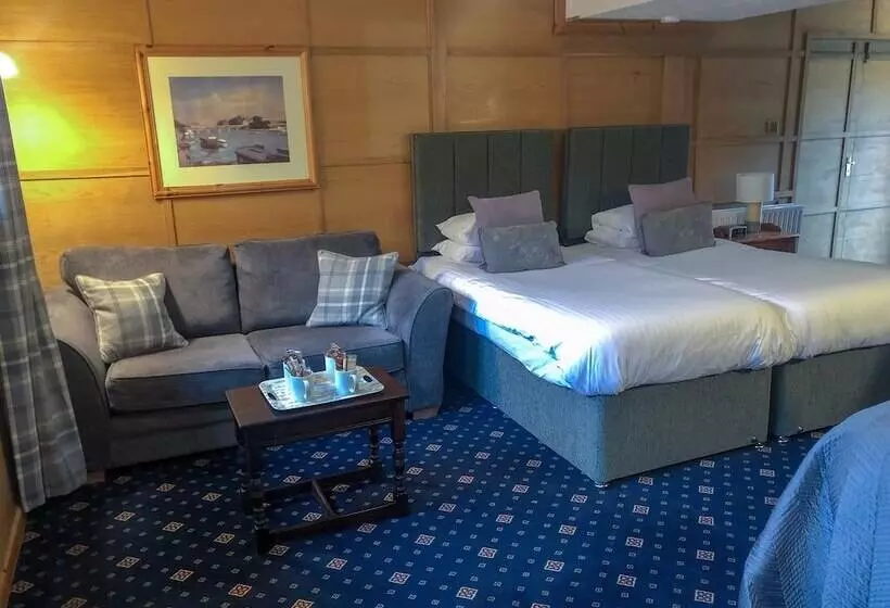 Отель The Hoops Inn & Country