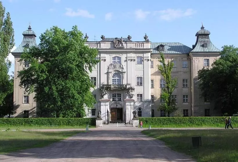 فندق Zamek Królewski W Rydzynie