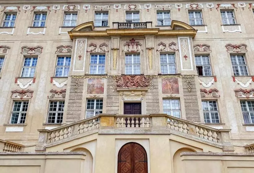 فندق Zamek Królewski W Rydzynie