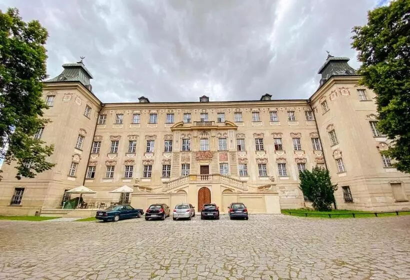 فندق Zamek Królewski W Rydzynie