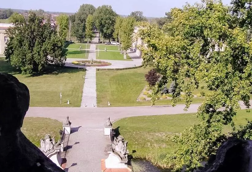 فندق Zamek Królewski W Rydzynie