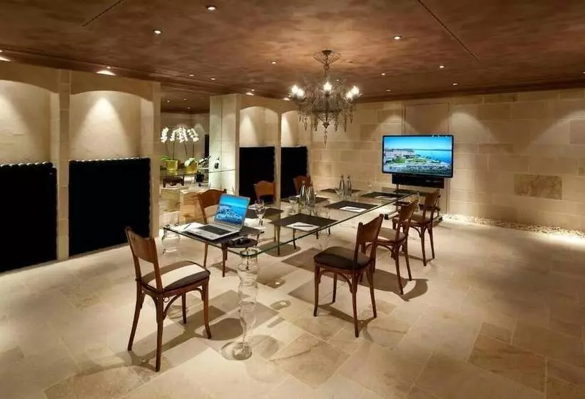 Отель Beau Rivage