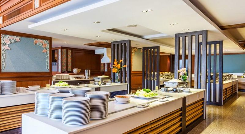 Hotel Cholchan Pattaya Beach Resort Sha Extra Plus