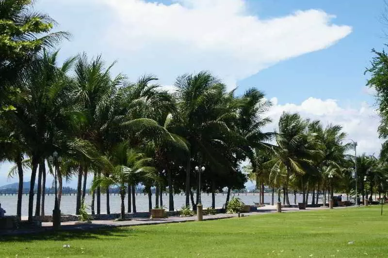 酒店 Cholchan Pattaya Beach Resort   Sha Extra Plus