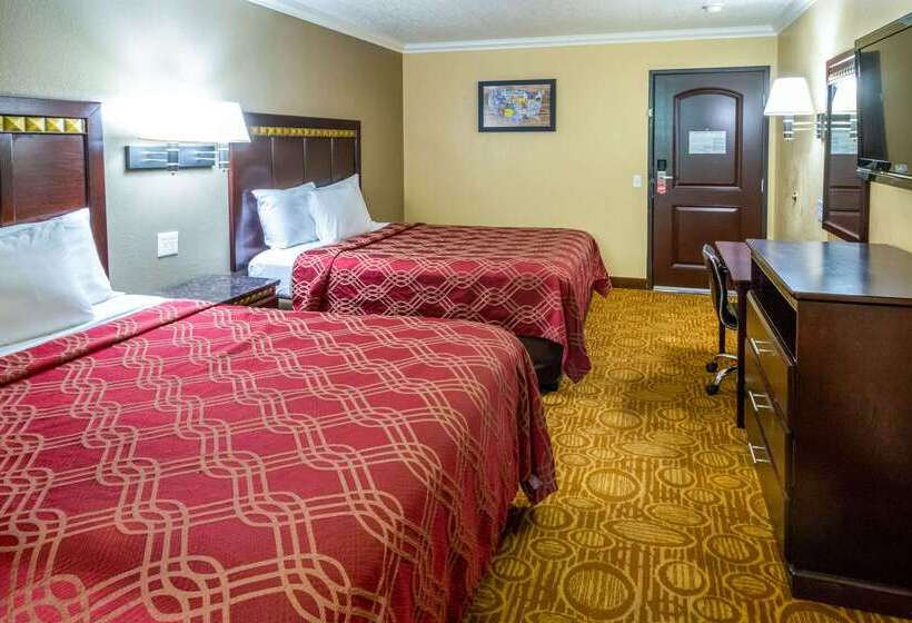 فندق Econo Lodge Inn & Suites Fallbrook Downtown