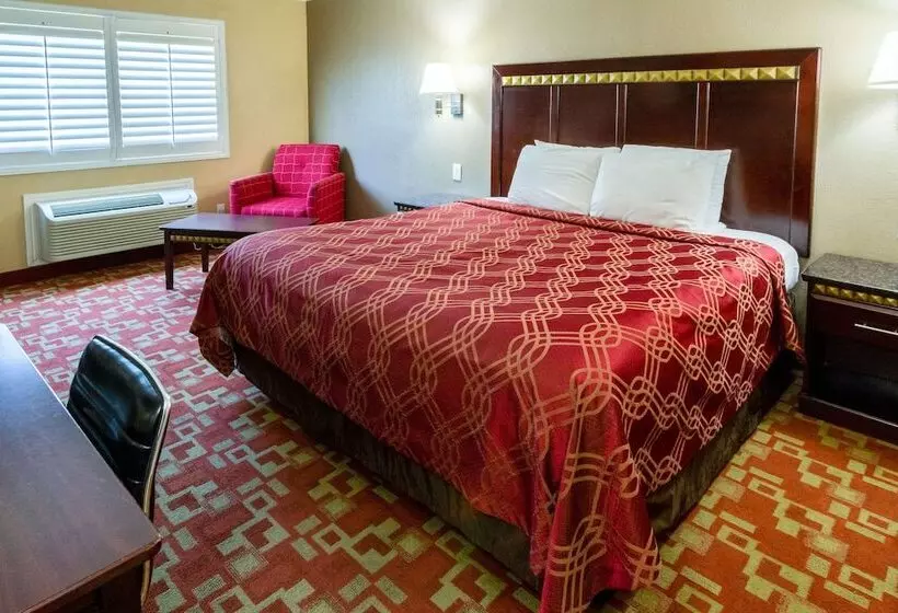 ホテル Econo Lodge Inn & Suites Fallbrook Downtown