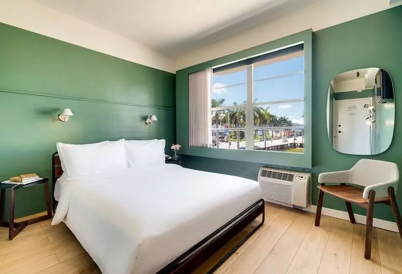 Greenview Hotel By Lowkl