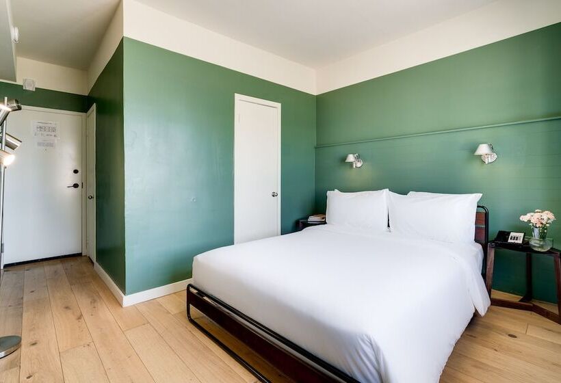 Greenview Hotel By Lowkl