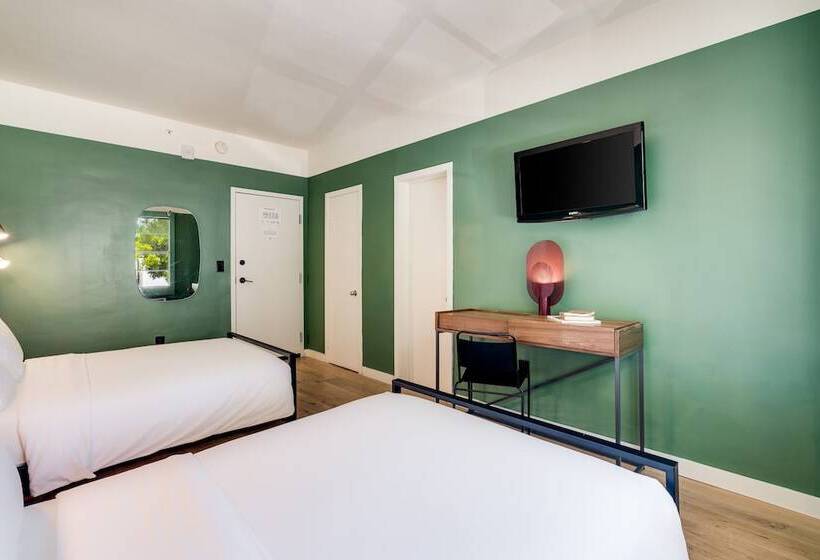 Greenview Hotel By Lowkl