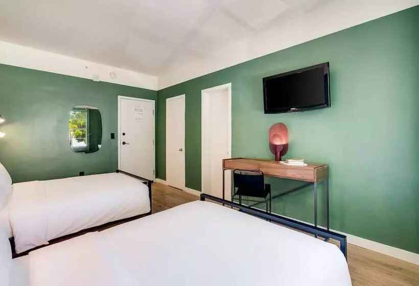 Greenview Hotel By Lowkl