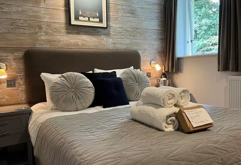 Отель New Flying Horse Inn