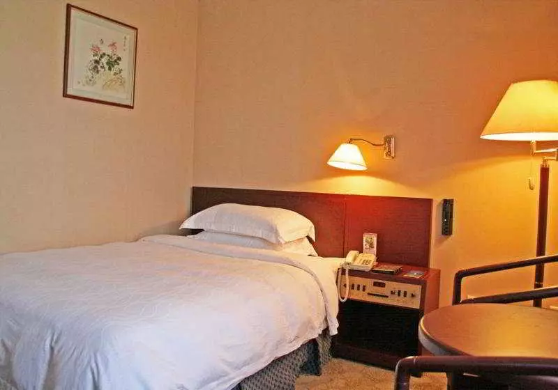 Hotel Rosedale & Suites