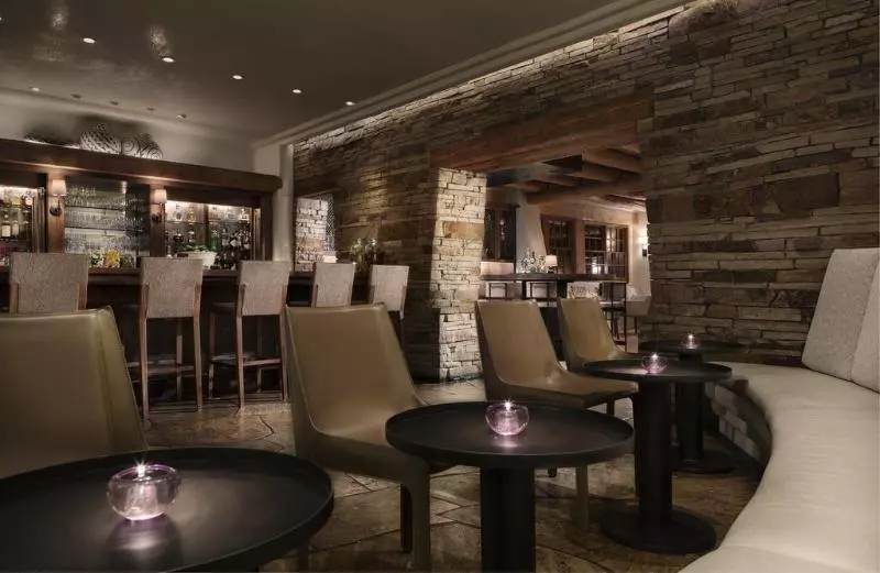 Отель Rosewood Inn Of The Anasazi