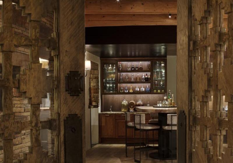 هتل Rosewood Inn Of The Anasazi