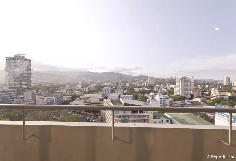 ホテル Summit Circle Cebu