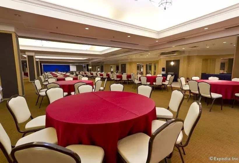 ホテル Summit Circle Cebu