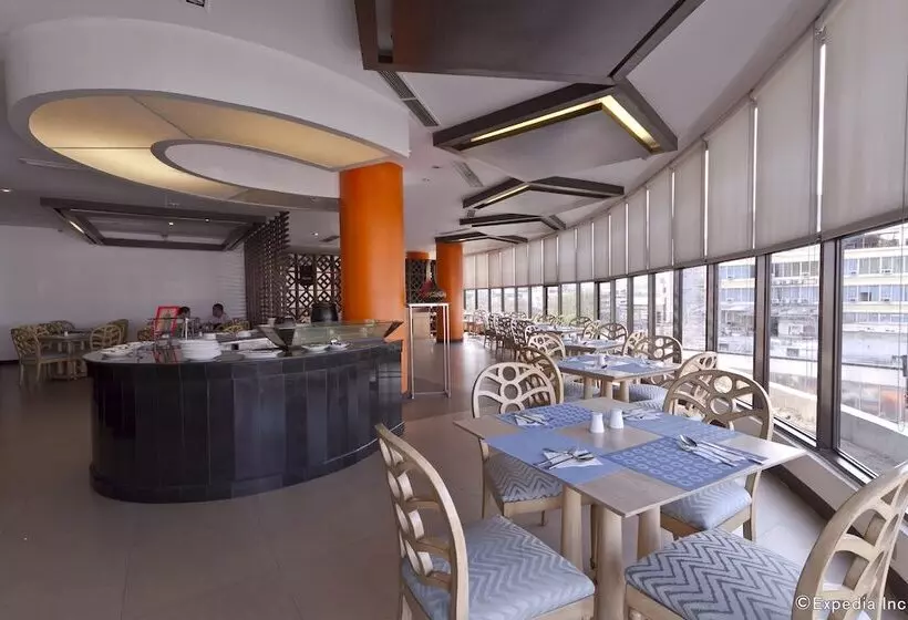 ホテル Summit Circle Cebu