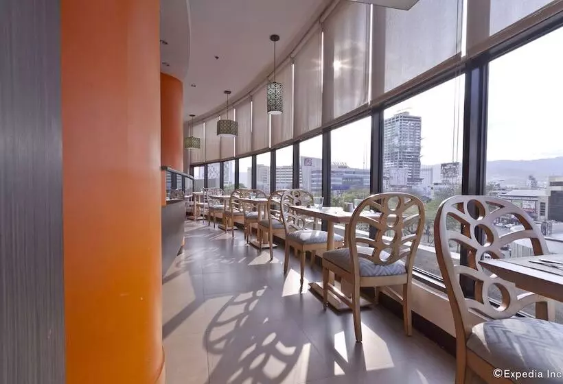 ホテル Summit Circle Cebu